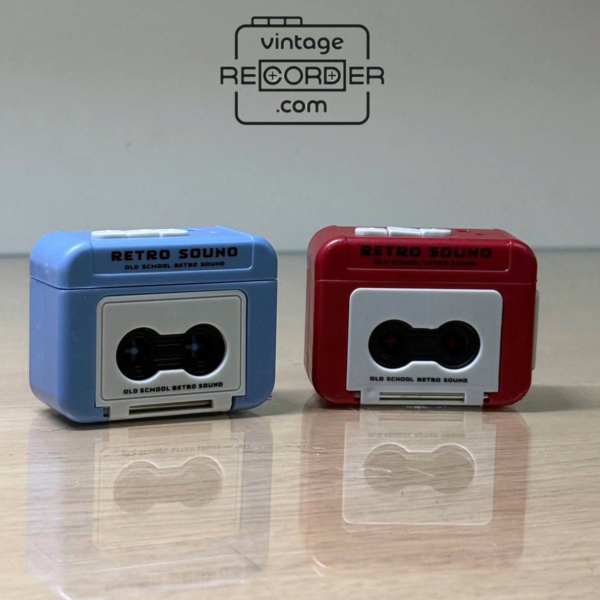 Mini Vintage Recorder™-Forgotten voices, into the recorder.